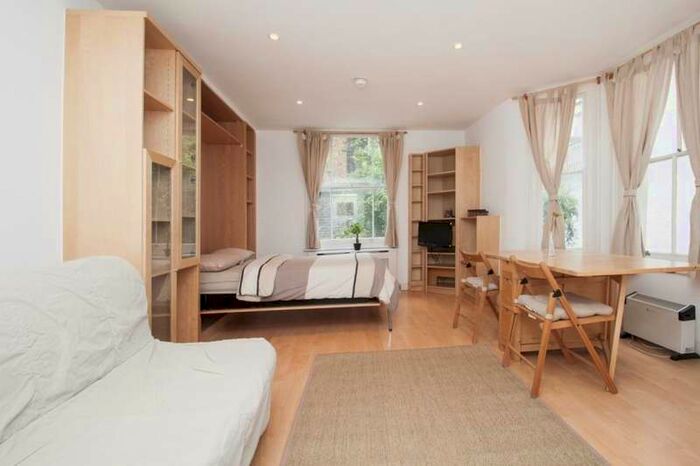 Apartment To Rent In Belgrave Road, Pimlico, London, SW1V