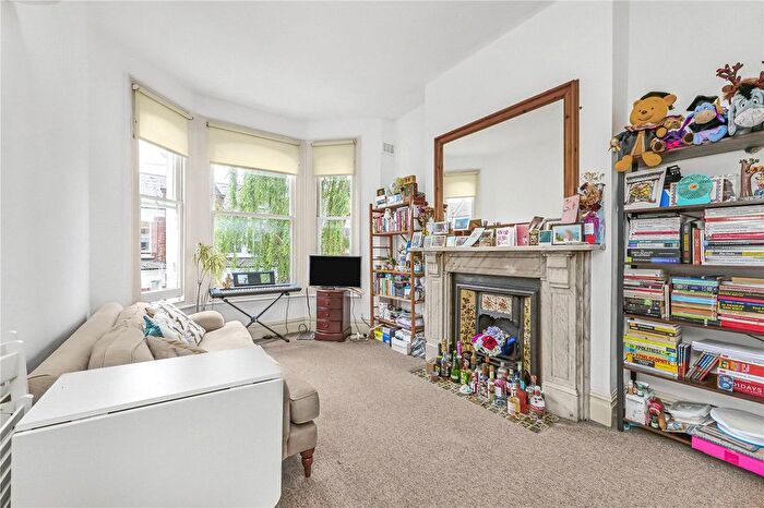 2 Bedroom Flat To Rent In Atherfold Road, Clapham, London, SW9