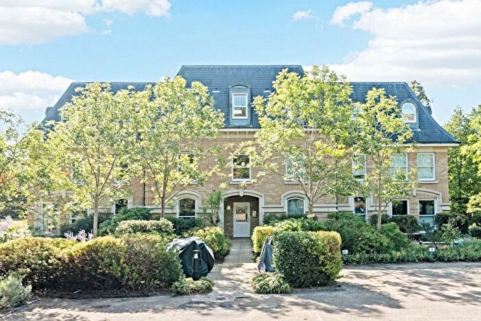 2 Bedroom Flat For Sale In Holmesdale Road, Teddington, TW11