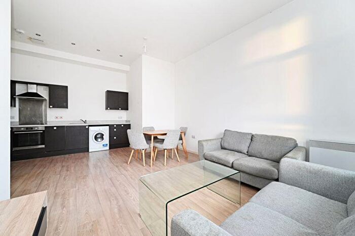 2 Bedroom Apartment To Rent In Apt The Gateway, Sheffield, S2