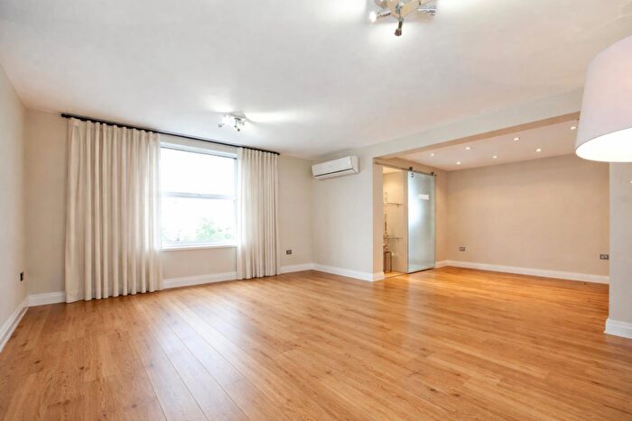3 Bedroom Apartment To Rent In St. Johns Wood Park, St John's Wood, London, NW8