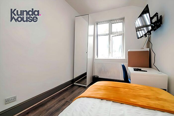 6 Bedroom Terraced House To Rent In Birmingham, B11