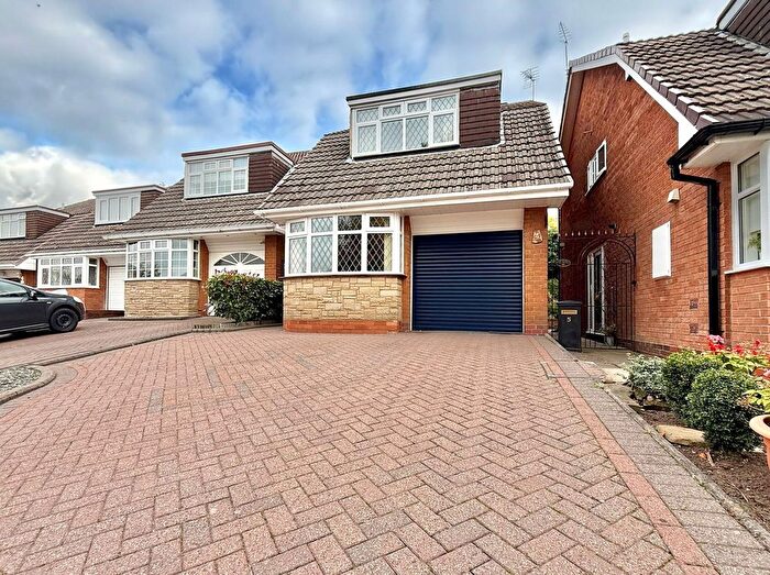 3 Bedroom Detached House For Sale In Shallcross Lane, Lower Gornal, DY3