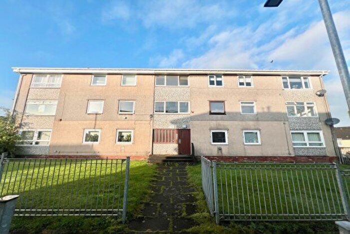 3 Bedroom Flat To Rent In Addiewell Place, Coatbridge, ML5