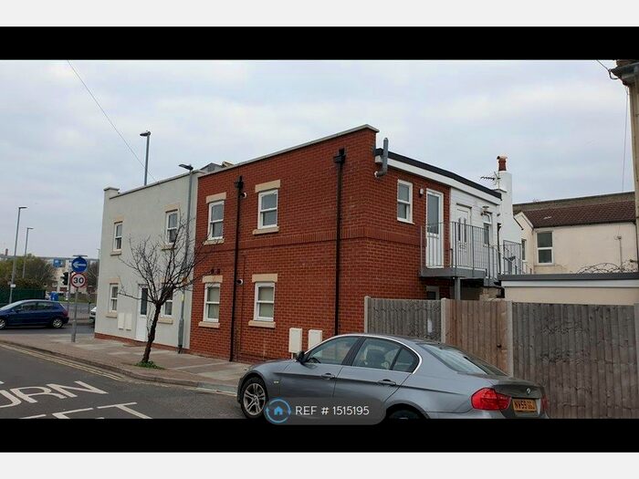 1 Bedroom Flat To Rent In Fratton Road, Portsmouth, PO1