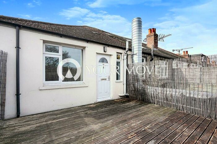 2 Bedroom Flat To Rent In Green Wrythe Lane, Carshalton, SM5