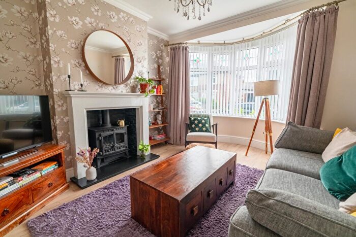 2 Bedroom Flat For Sale In Coldstream Gardens, Wallsend, Wallsend, NE28
