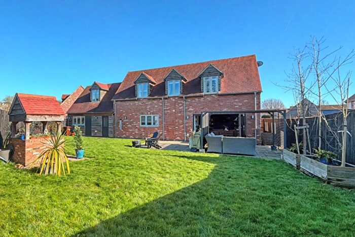 4 Bedroom Semi Detached House For Sale In Wishing Well Barn, Merton Road, OX25