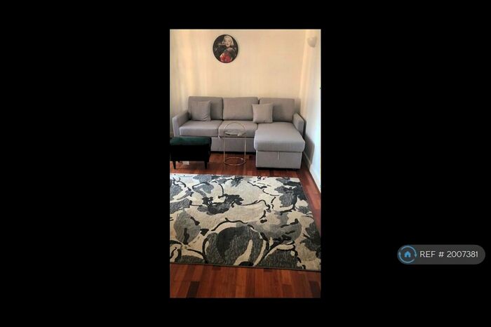 1 Bedroom Flat To Rent In Chester Court, London, SE8