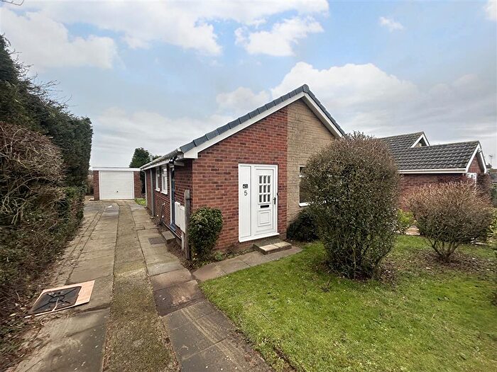 2 Bedroom Bungalow To Rent In Malham Close, Bawtry, Doncaster, DN10