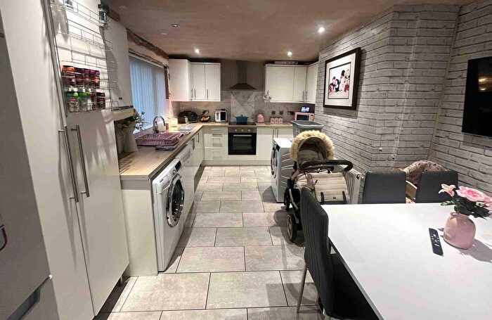 3 Bedroom Semi-Detached House To Rent In Fir Tree Close, Forest Town, Mansfield, NG19