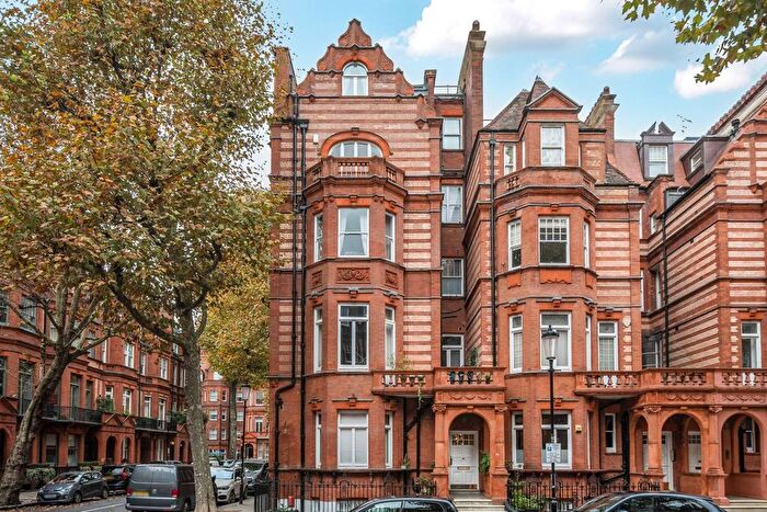 1 Bedroom Flat For Sale In Sloane Gardens, Sloane Square, London, SW1W