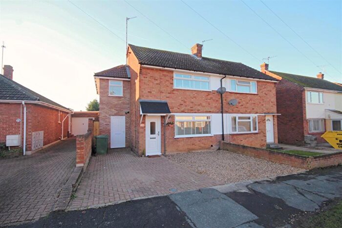 3 Bedroom Semi Detached House To Rent In Edinburgh Gardens, Braintree, CM7