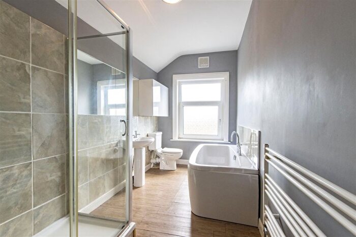 2 Bedroom Semi-Detached House For Sale In Brockwell Lane, Brockwell, Chesterfield, S40