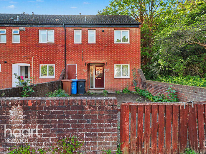 3 Bedroom End Of Terrace House For Sale In Dogwood Road, Norwich, NR6