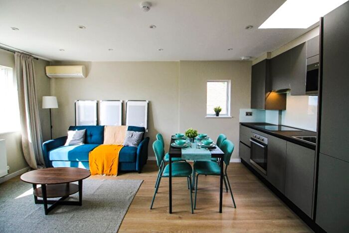 1 Bedroom Apartment To Rent In Hayes Crescent, Temple Fortune, NW11