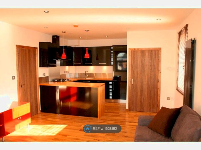 2 Bedroom Flat To Rent In Gresham Road, Staines-Upon-Thames, TW18