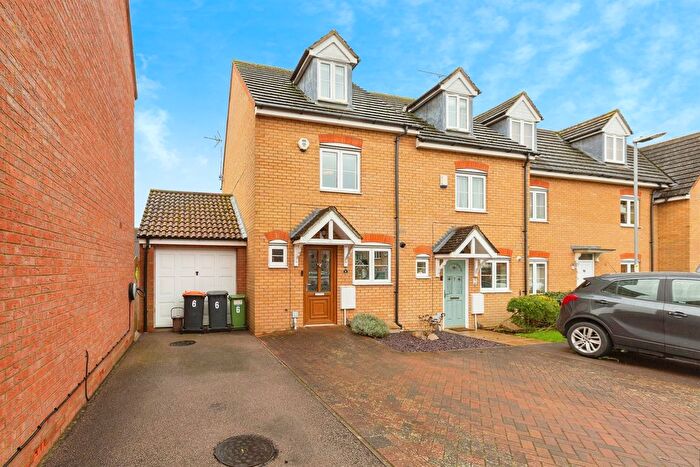 3 Bedroom Property For Sale In Mannock Way, Leighton Buzzard, LU7