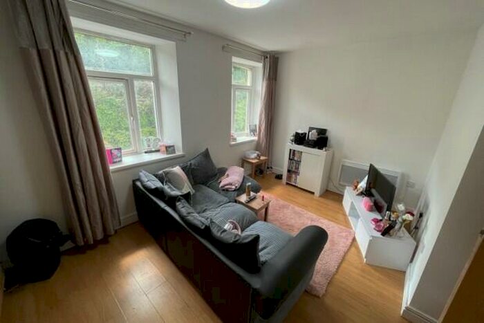 2 Bedroom Flat To Rent In Broadway Treforest, CF37