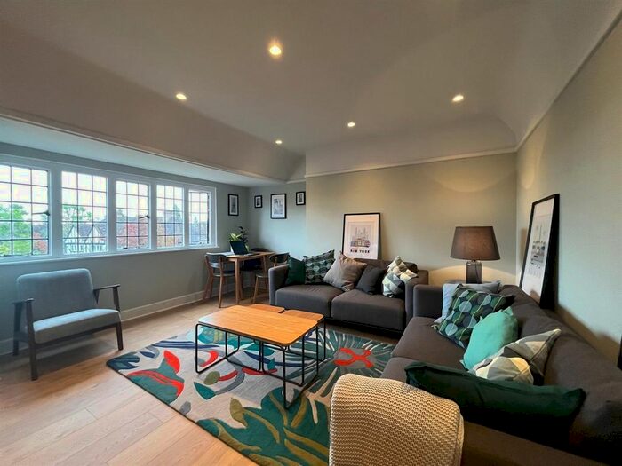 2 Bedroom Flat To Rent In Flat, Devon Court, Links Road, London, W3