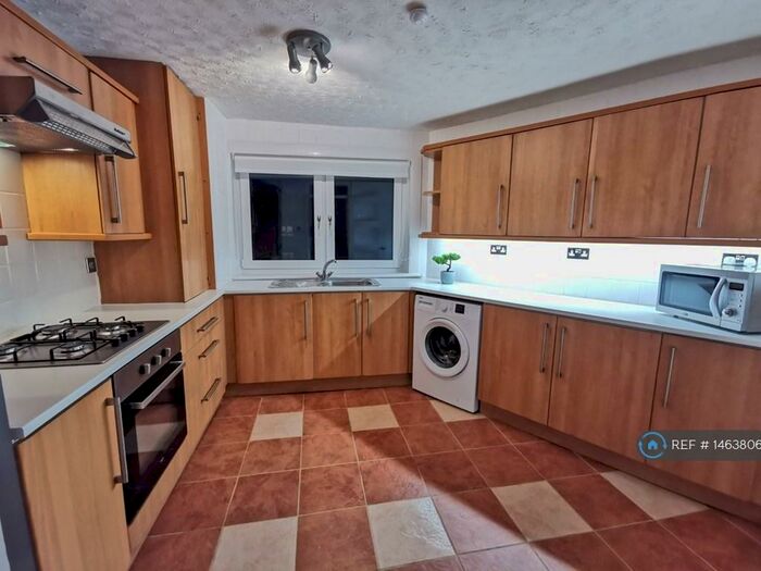 2 Bedroom Flat To Rent In Mossgiel Road, Glasgow, G67