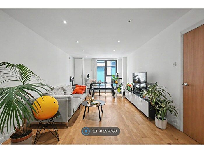 1 Bedroom Flat To Rent In Shoreditch High Street, London, E1