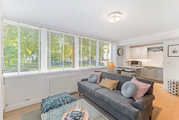 Studio To Rent In St. Georges Square, London, SW1V