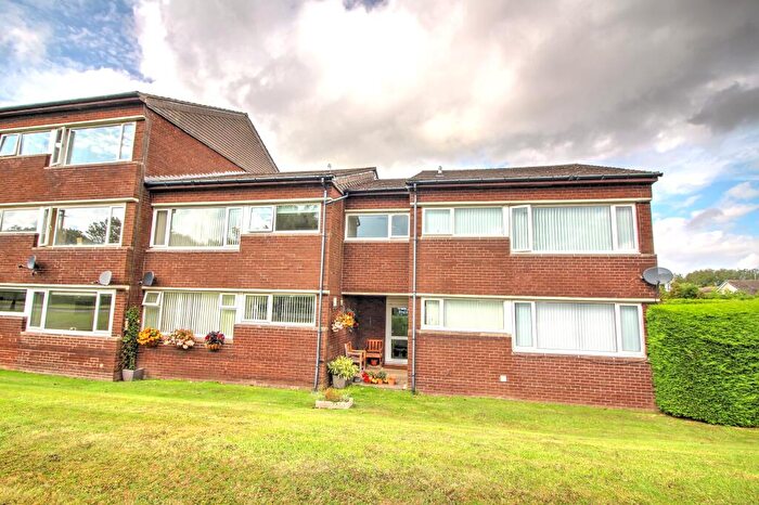 2 Bedroom Flat For Sale In Dunsgreen Court, Newcastle Upon Tyne, NE20