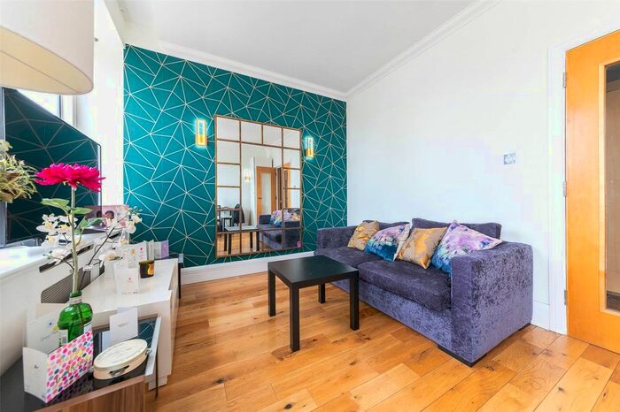 1 Bedroom Flat To Rent In Whitehouse Apartments, Belvedere Road, London, SE1