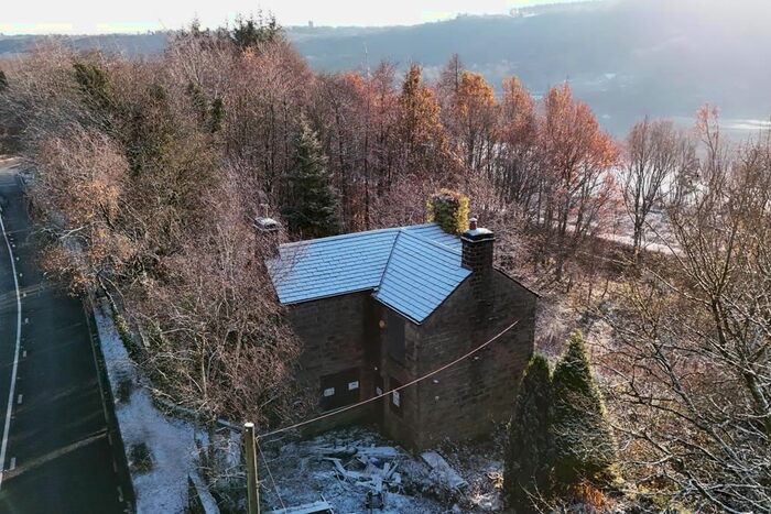 3 Bedroom Detached House For Sale In Hollow Meadows, Sheffield, S6