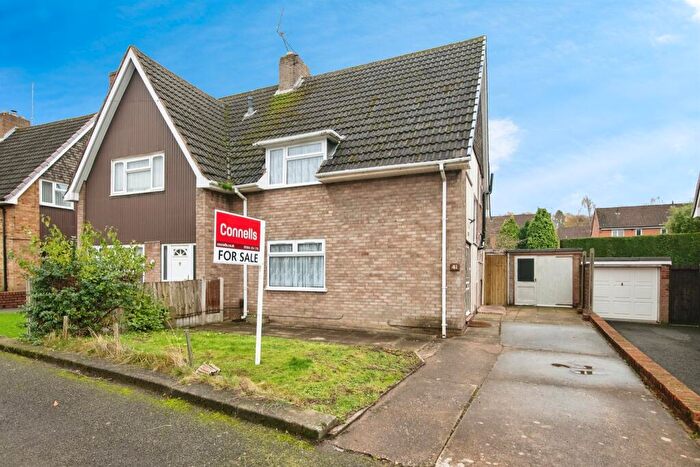 3 Bedroom Semi Detached House For Sale In Marston Road, Dudley, DY1