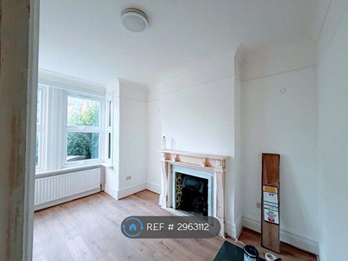 2 Bedroom Flat To Rent In Harrington Road, London, E11