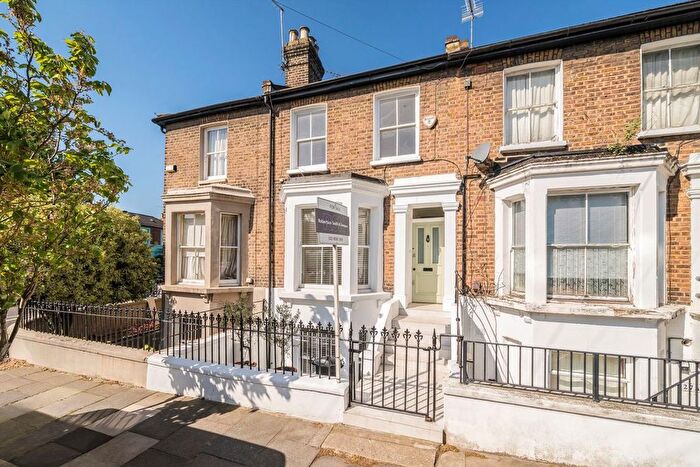 3 Bedroom Property For Sale In Myrtle Road, Acton, W3
