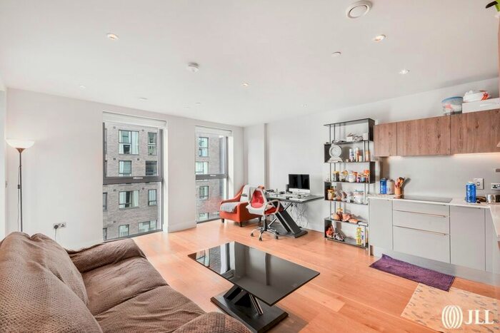 1 Bedroom Flat To Rent In St. Josephs Street, London, SW8