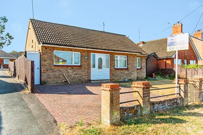 2 Bedroom Detached Bungalow For Sale In Oundle Road, Thrapston, Kettering, NN14