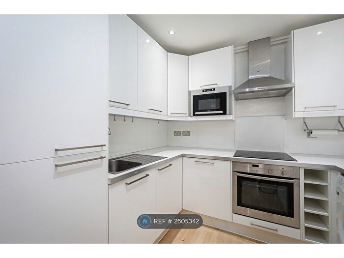 1 Bedroom Flat To Rent In Trentham Court, London, W3