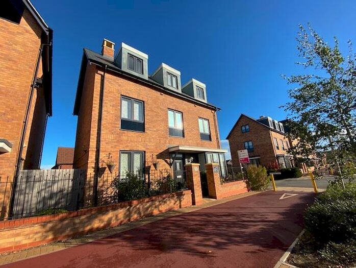 4 Bedroom House To Rent In Longhorn Drive, Whitehouse, Milton Keynes, MK8