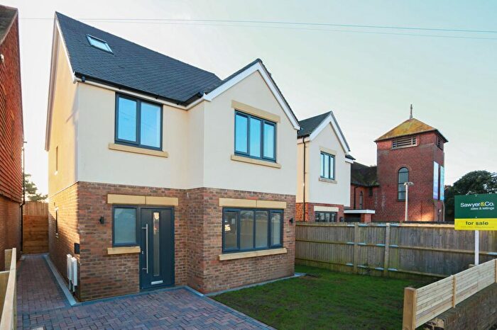 3 Bedroom Detached House For Sale In Gardner Road, Portslade, BN41