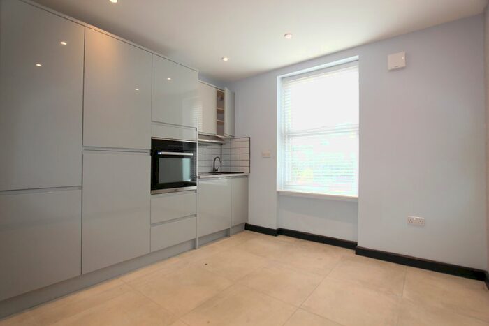 Studio To Rent In Archway Road, London, N6