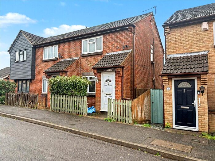 2 Bedroom End Of Terrace House For Sale In Severn Road, Lordswood, Kent, ME5