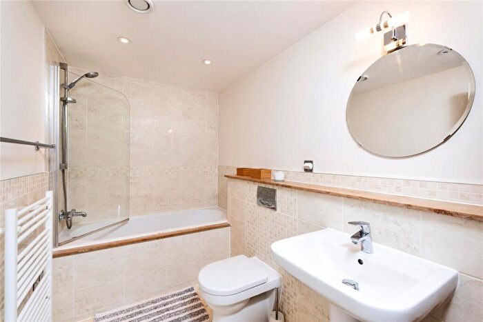 2 Bedroom Apartment To Rent In St Georges Place, Bath, BA1