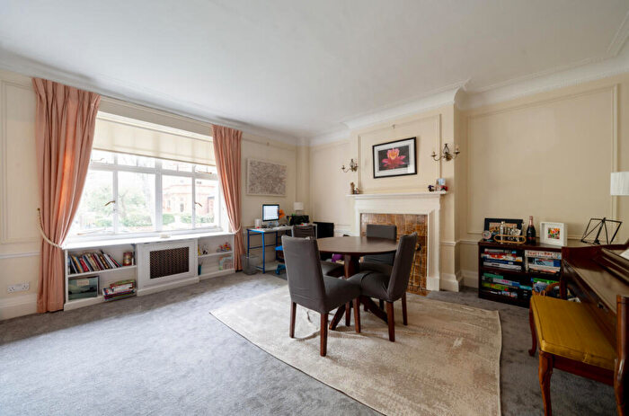 5 Bedroom Apartment To Rent In Eton Avenue, Belsize Park, London, NW3