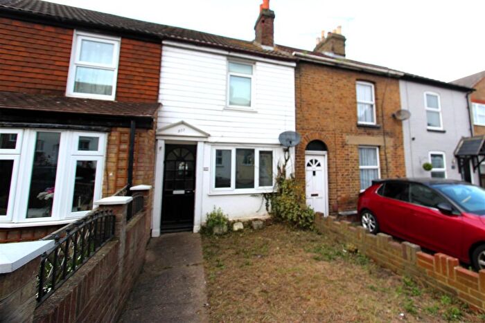 2 Bedroom Terraced House For Sale In Station Road, Rainham, ME8