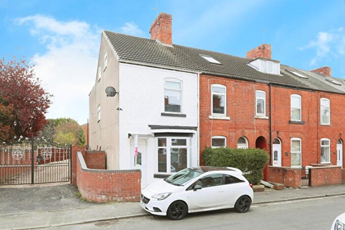 4 Bedroom End Of Terrace House For Sale In Clinton Street, Worksop, S80