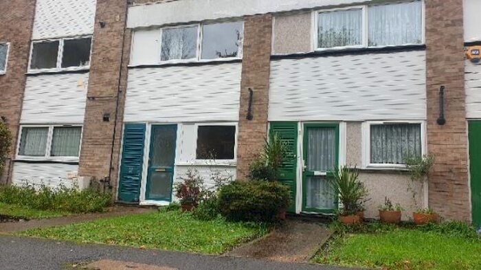 2 Bedroom Semi-Detached House To Rent In Bramley Hill, South Croydon, CR2