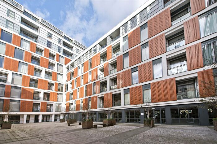 1 Bedroom Flat To Rent In Cornell Square, London, SW8