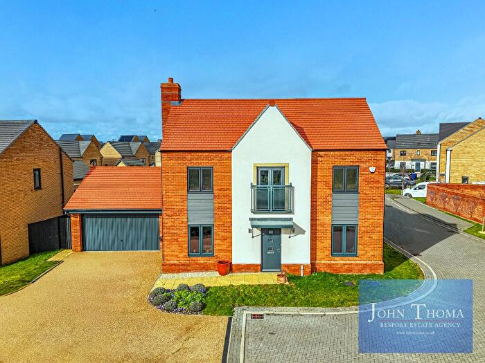 4 Bedroom Detached House For Sale In Housden Close, PE19