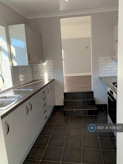 3 Bedroom End Of Terrace House To Rent In Cuthbert Road, Croydon, CR0