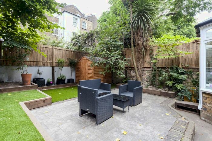 1 Bedroom Flat To Rent In St. Lukes Road, London, W11