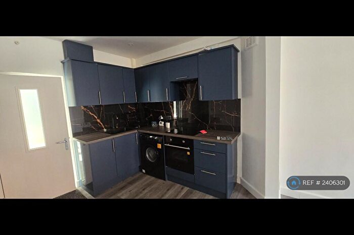 3 Bedroom Terraced House To Rent In Bank Street, Barnsley, S70